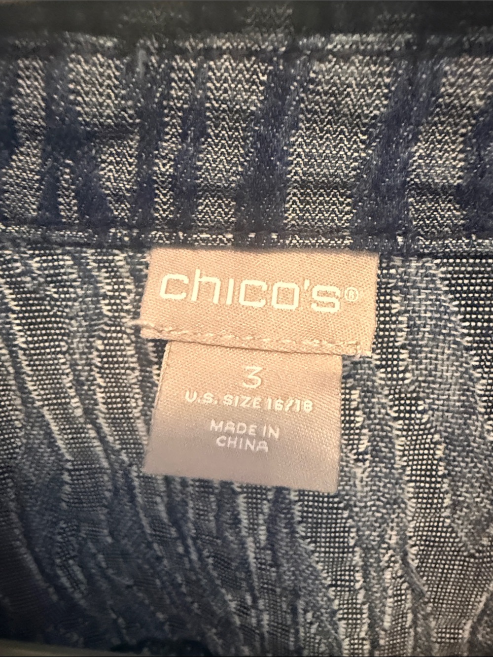 Chico's Blue Wave-Pattern Button-Front Jean Jacket Size 3 - Picture 2 of 6